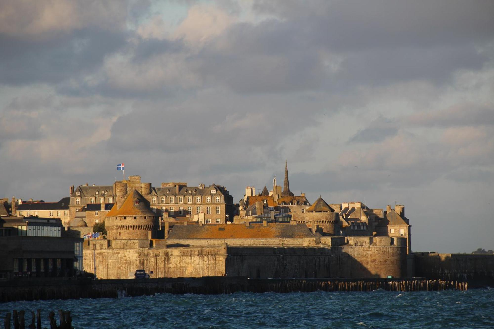 Les Trauchandieres De Saint Malo Panzió Kültér fotó